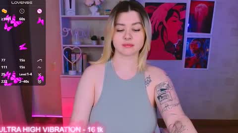 Snapshot of cutie_mili chatting on February 23, 10:39 am mili online show from February 23, 10:39 am