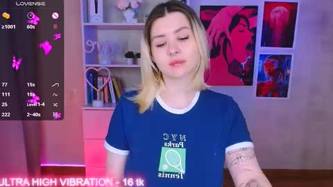 Snapshot of cutie_mili chatting on February 28, 3:15 am mili online show from February 28, 3:15 am