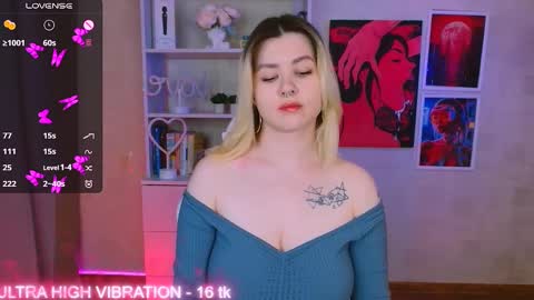 Snapshot of cutie_mili chatting on February 15, 2:15 am mili online show from February 15, 2:15 am