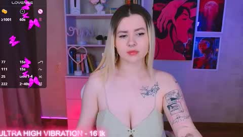 Snapshot of cutie_mili chatting on March 6, 10:30 am mili online show from March 6, 10:30 am
