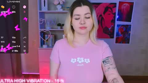 Snapshot of cutie_mili chatting on February 26, 7:34 am mili online show from February 26, 7:34 am