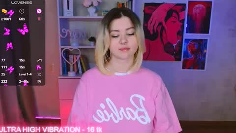Snapshot of cutie_mili chatting on March 5, 10:33 am mili online show from March 5, 10:33 am