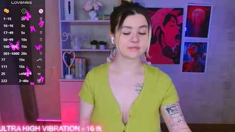 Snapshot of cutie_mili chatting on February 22, 3:12 am mili online show from February 22, 3:12 am