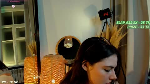 Snapshot of cutie_pearl chatting on December 22, 9:42 pm Pearl online show from December 22, 9:42 pm