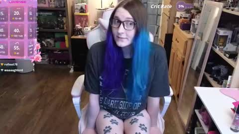 Snapshot of cutie_velvette chatting on October 7, 4:25 pm Cutie Velvette online show from October 7, 4:25 pm