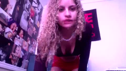 cutiekaylee online show from October 19, 11:31 pm