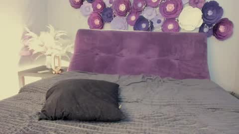 cutieweb online show from May 18, 4:07 am