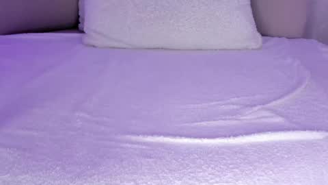 Hannah online show from April 16, 8:09 pm