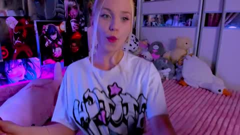 Nora online show from December 19, 9:32 pm