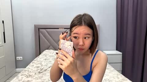 Akemi online show from December 14, 8:09 am