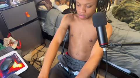 Cxbyy online show from July 31, 3:35 pm