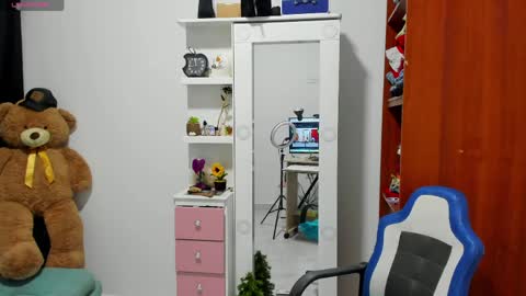 Cynthia online show from April 13, 12:09 pm