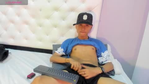 Snapshot of daddy_darcks chatting on September 11, 11:50 pm daddy_darcks online show from September 11, 11:50 pm