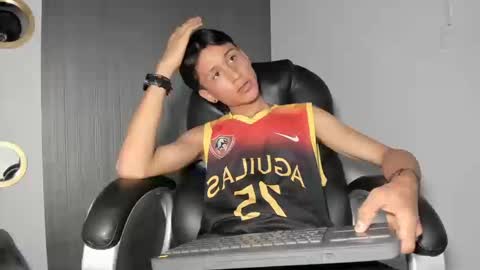 Snapshot of daddy_darcks chatting on September 19, 9:18 pm daddy_darcks online show from September 19, 9:18 pm