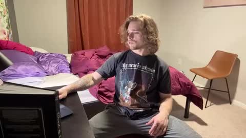 Snapshot of daddydaydrinkz chatting on February 26, 6:51 am DaddydayDrinkz online show from February 26, 6:51 am