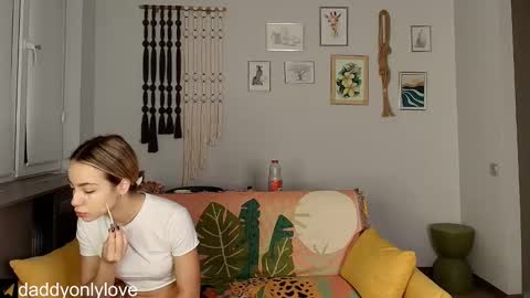 Snapshot of daddyonlyloveme chatting on October 14, 8:23 pm Zoe online show from October 14, 8:23 pm