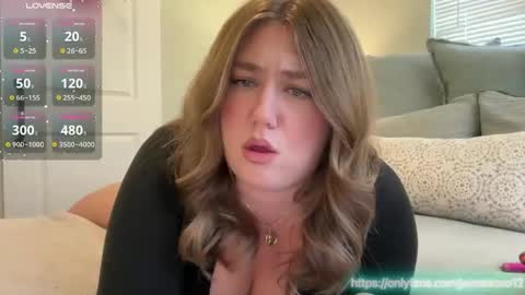 Snapshot of daddyslittlegirl12 chatting on October 22, 3:35 pm Jaime online show from October 22, 3:35 pm