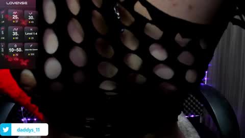 Snapshot of daddyspetite_ chatting on March 11, 6:08 pm Lili online show from March 11, 6:08 pm