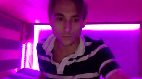 daddyytwink online show from July 15, 2:39 am
