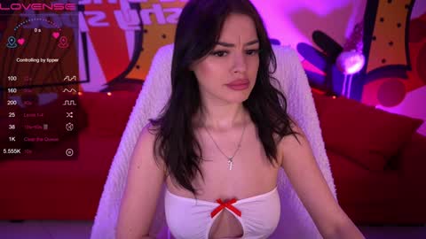 Snapshot of daenerys_daen chatting on December 28, 12:24 pm daenerys_daen online show from December 28, 12:24 pm