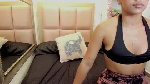 Snapshot of daenerys_targa chatting on December 4, 10:18 am Lesly online show from December 4, 10:18 am