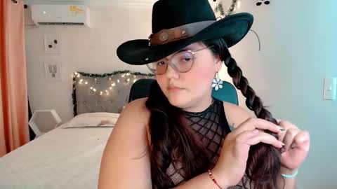 daeneryslove_doll online show from November 27, 5:59 am