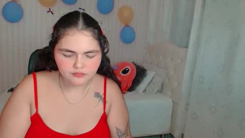 Snapshot of daeneryslove_doll chatting on October 17, 9:46 am daeneryslove_doll online show from October 17, 9:46 am