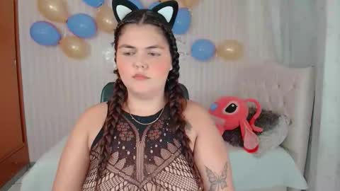 Snapshot of daeneryslove_doll chatting on October 11, 7:02 am daeneryslove_doll online show from October 11, 7:02 am