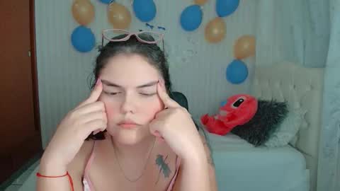 Snapshot of daeneryslove_doll chatting on October 14, 9:23 am daeneryslove_doll online show from October 14, 9:23 am