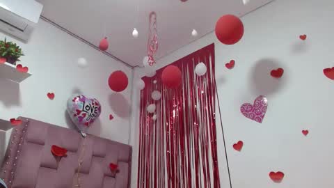 Snapshot of dafnnee_ross chatting on February 26, 12:05 pm DAFNNE online show from February 26, 12:05 pm