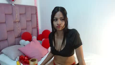 Snapshot of dafnnee_ross chatting on February 13, 12:11 pm DAFNNE online show from February 13, 12:11 pm