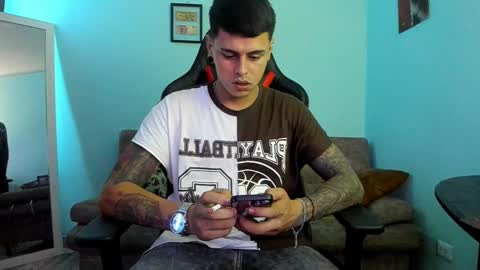 Snapshot of dage_19 chatting on December 9, 8:55 am my name is Jhon and I live in colombia online show from December 9, 8:55 am