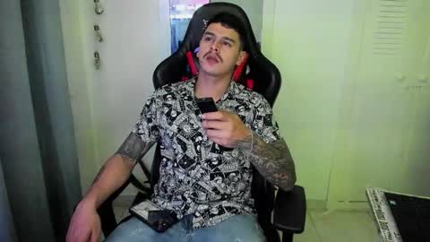 Snapshot of dage_19 chatting on October 16, 4:34 am my name is Jhon and I live in colombia online show from October 16, 4:34 am
