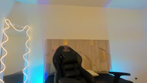 Snapshot of dahia_tay chatting on February 24, 3:23 am dahia online show from February 24, 3:23 am