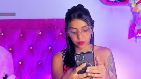 Snapshot of dahiangomezz chatting on February 11, 7:44 am online show from February 11, 7:44 am
