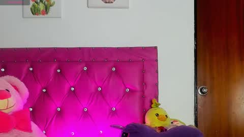 Snapshot of dahiangomezz chatting on October 21, 5:05 pm online show from October 21, 5:05 pm