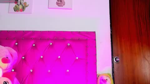 Snapshot of dahiangomezz chatting on October 9, 7:58 am online show from October 9, 7:58 am
