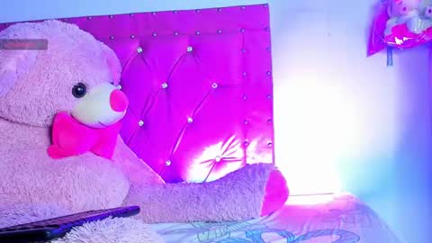 Snapshot of dahiangomezz chatting on February 19, 8:44 am online show from February 19, 8:44 am