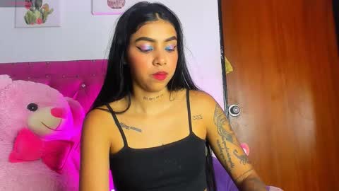 Snapshot of dahiangomezz chatting on September 27, 8:23 am online show from September 27, 8:23 am