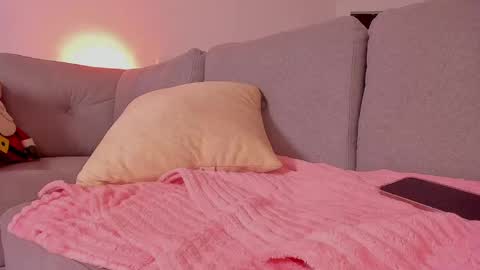 Snapshot of dahliabrowniee chatting on January 10, 8:18 am Dahli online show from January 10, 8:18 am