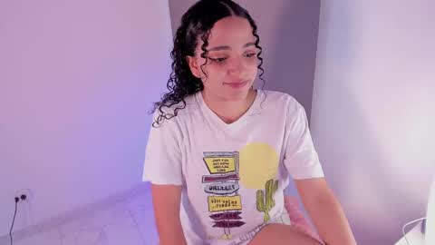Snapshot of dahliabrowniee chatting on March 5, 10:32 pm Dahli online show from March 5, 10:32 pm