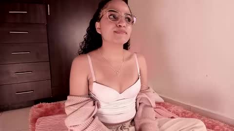 Snapshot of dahliabrowniee chatting on September 18, 7:07 pm Dahli online show from September 18, 7:07 pm