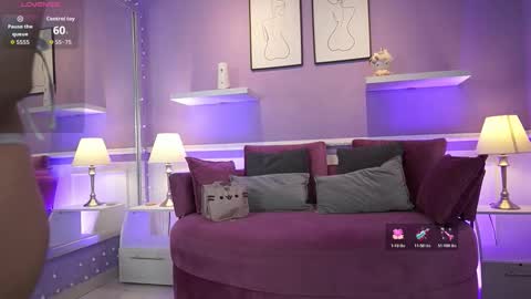 Dahlia Grey online show from February 24, 11:35 am