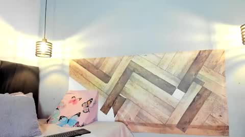 Daila Smith  online show from February 21, 3:37 pm