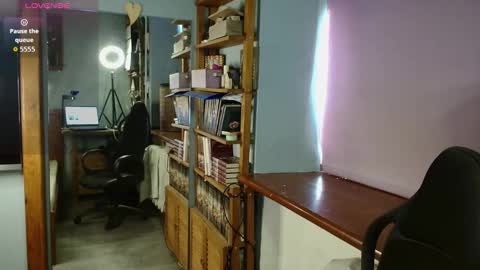 Snapshot of daisy_lovely chatting on October 15, 4:38 am daisy_lovely online show from October 15, 4:38 am