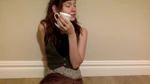 DaisyB3 online show from October 7, 6:42 am