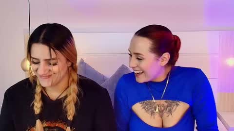 Snapshot of dakota_megan chatting on October 13, 2:30 pm Dakota-Megan online show from October 13, 2:30 pm