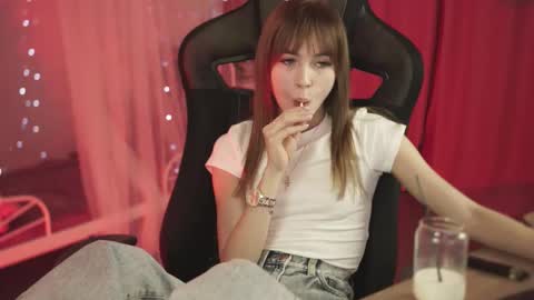 dakotaajohnnson online show from March 12, 2:45 pm