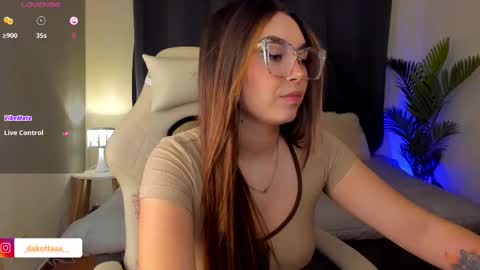 Snapshot of dakottaa__ chatting on October 11, 11:30 pm dakottaa__ online show from October 11, 11:30 pm