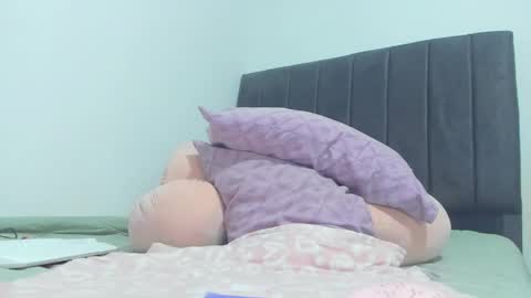  Ren  online show from April 10, 10:42 am